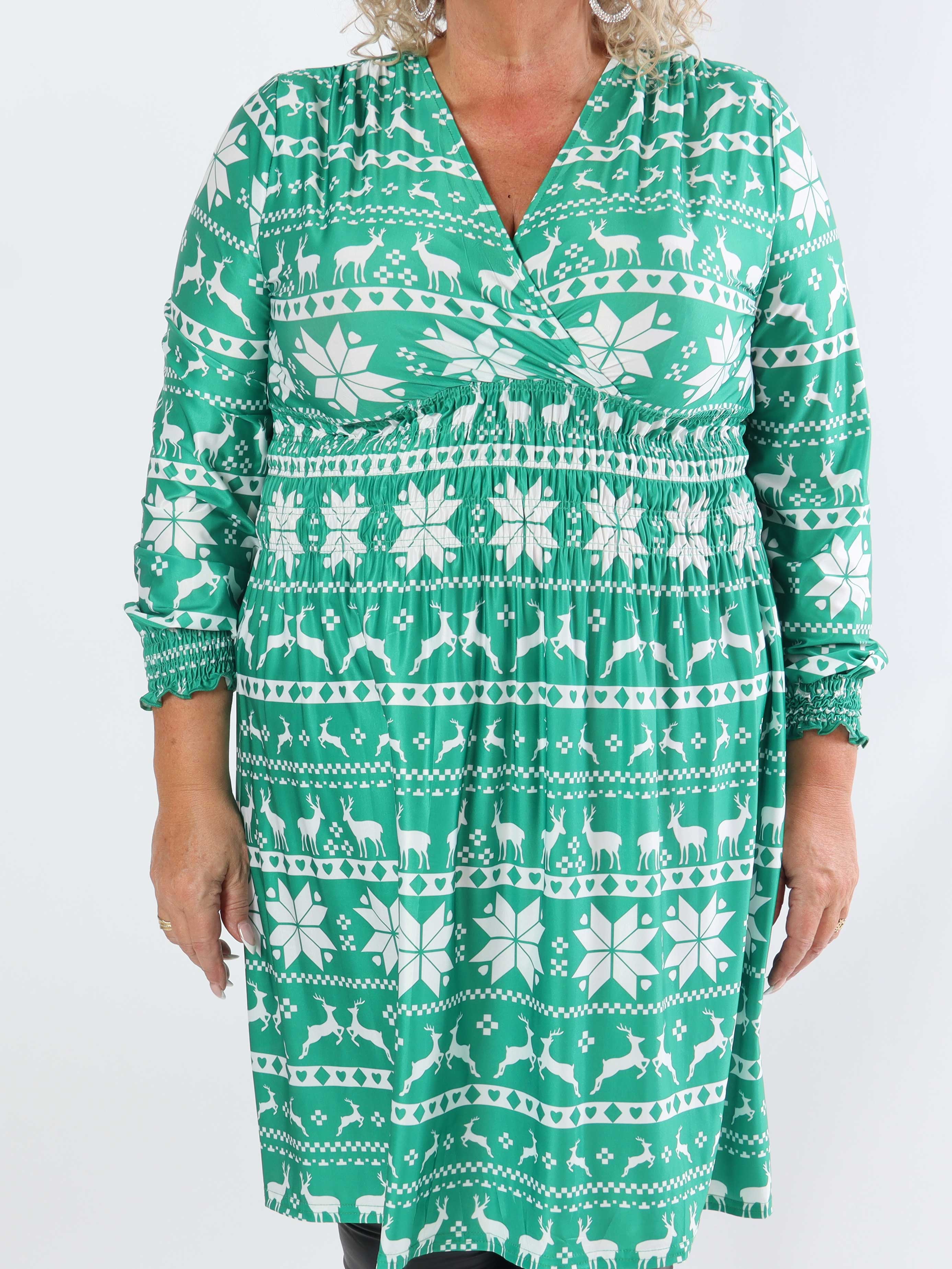 Pams Snow Short L/S - Elastisk plus size kjole med juleprint